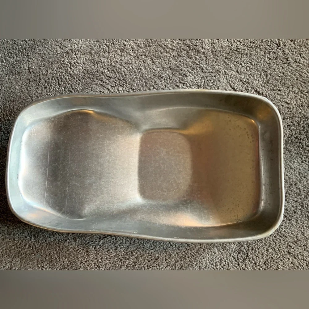NASCAR CORVETTE CAKE PAN with PLASTIC SPOILER.  New! Nascar Race car. Vintage.